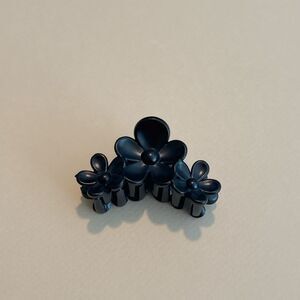 Black Floral Hair Clip N1412